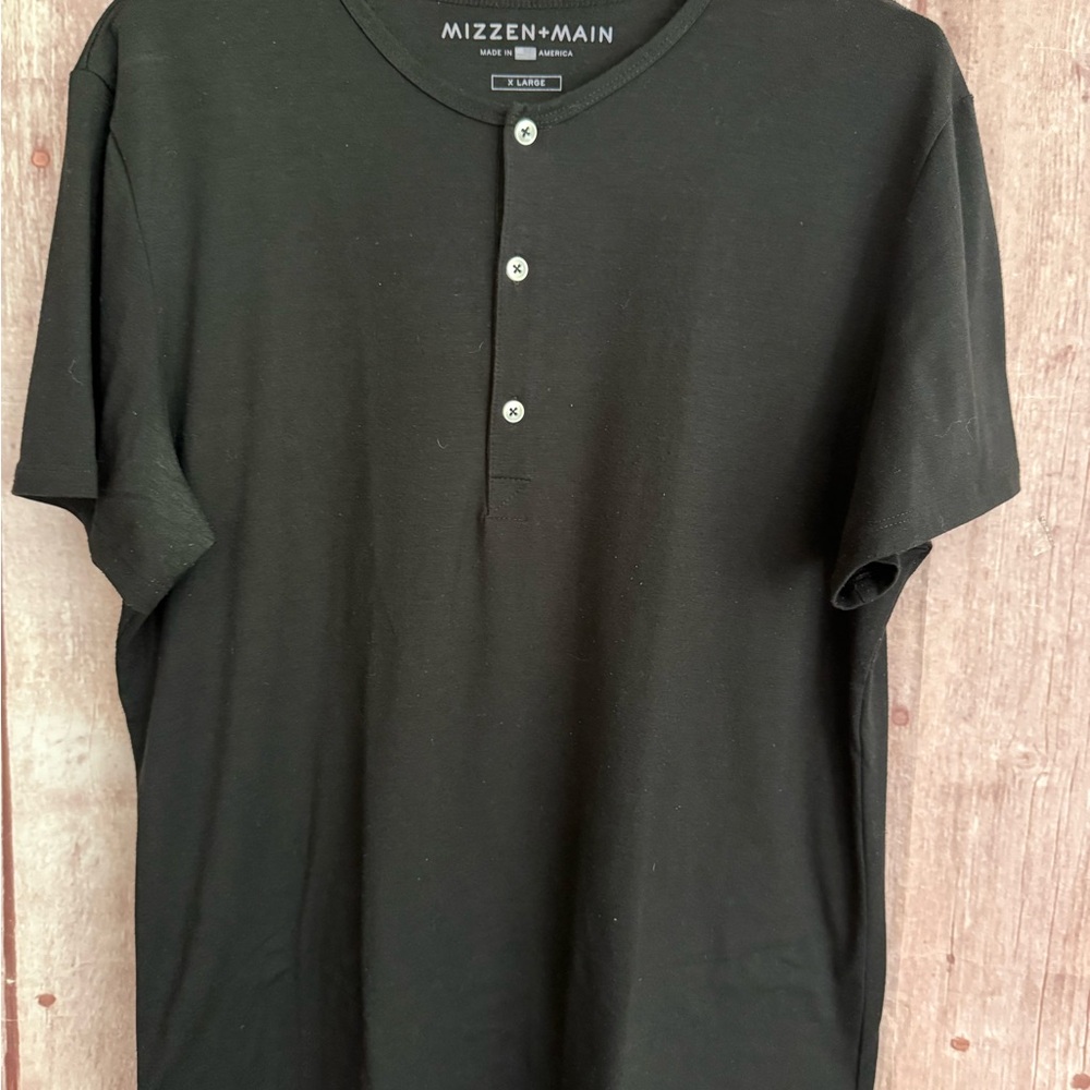 Mizzen+Main Charcoal Short Sleeve Tee
